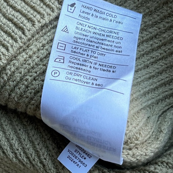 🆕Vince Beige Ribbed Crewneck Pullover Sweater Ladies Size M NWT Cotton Blend - Picture 7 of 12